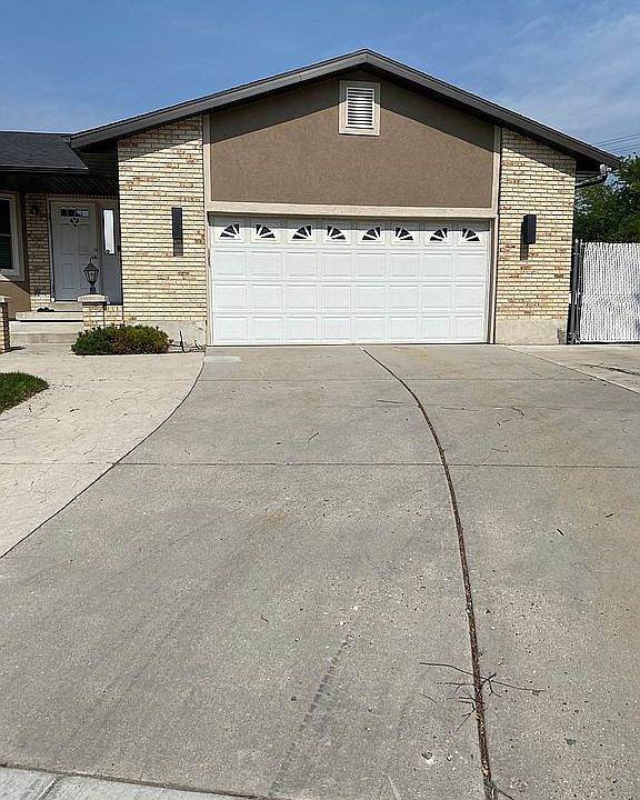 1st image of 5575 S Hollow Springs Dr