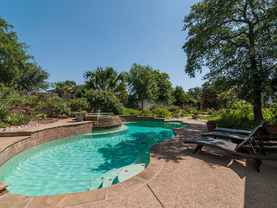 1st image of 109 Royal Springs Ln