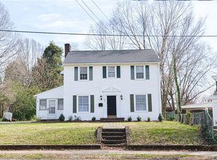 827 S Hawthorne Rd, Winston Salem, NC 27103