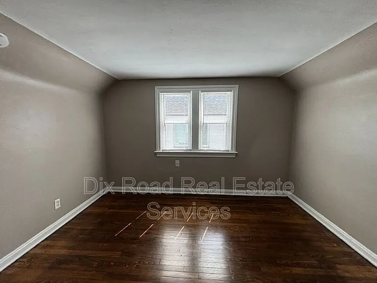 233 Niagara Ave #RIGHT — Photo 10