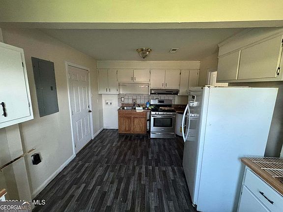 2nd image of 3 Taylor St