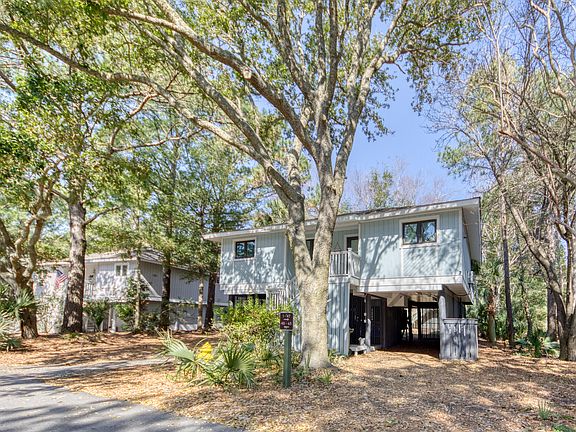 3rd image of 48 Twin Oaks Ln
