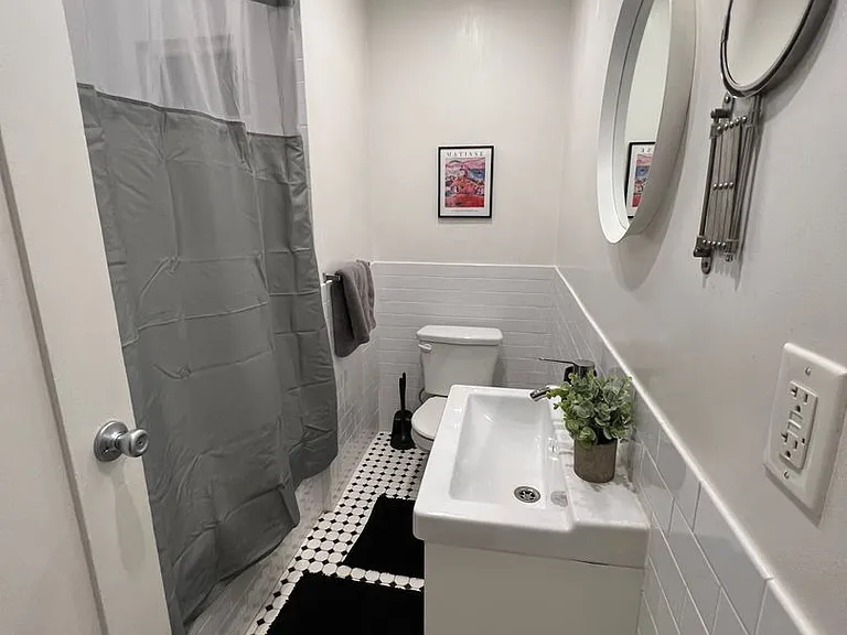 2050 Dracena Dr. — Photo 8