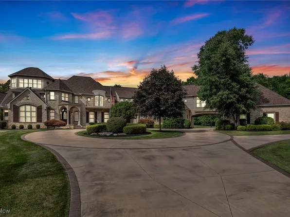 9453 Little Mountain Rd, Kirtland Hills, OH 44060
