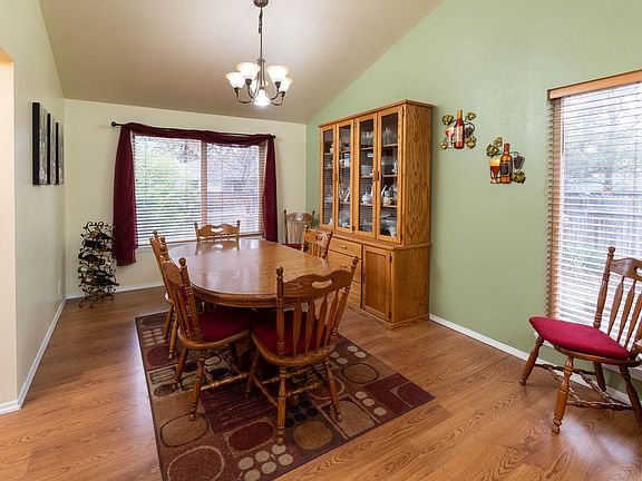 5th image of 3128 NE Cromwell Ct