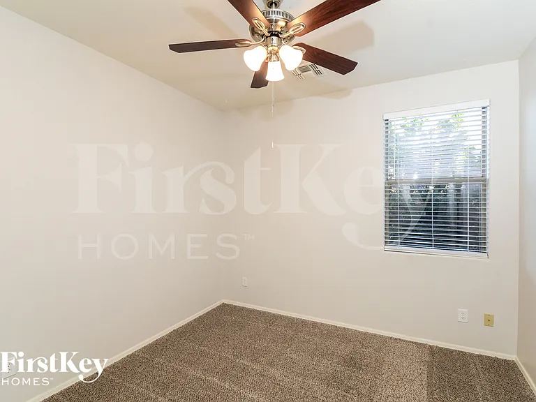 13876 N 141st Ln — Photo 12