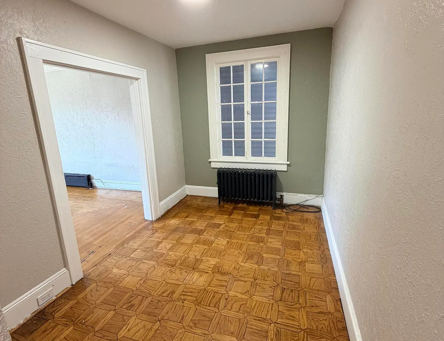 2 bed, 1.0 bath, 850 sqft, $1,200 — Photo 2