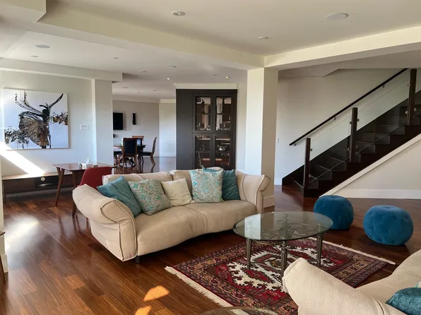 1355 Whitby Rd, West Vancouver, BC V7S 2N4