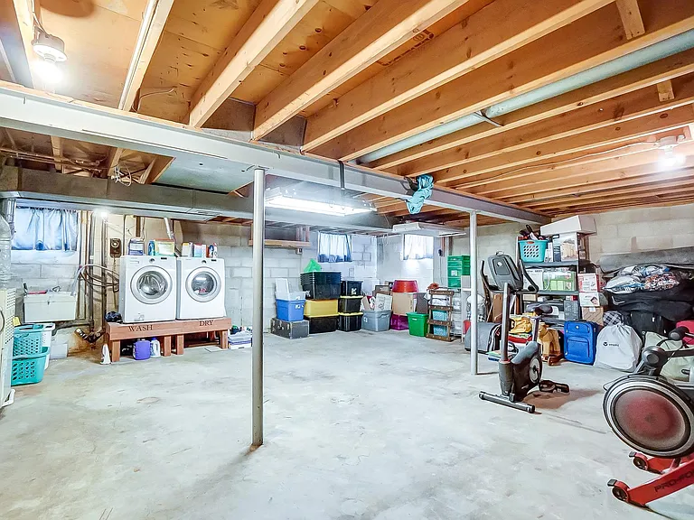 4216 Silver Oak St — Photo 27
