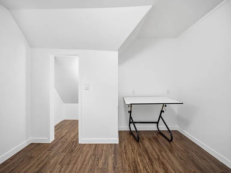 1123 E Indiana Ave — Photo 31