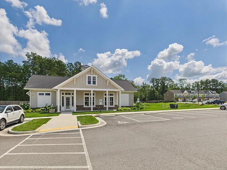 642 Brookwood Glen Ter #B — Photo 35
