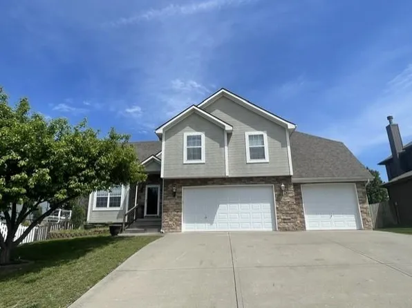18109 Guinevere Ct, Smithville, MO 64089