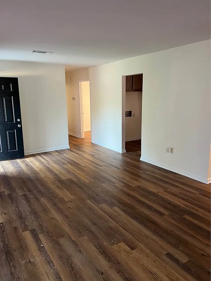3 bed, 1.5 bath, 950 sqft, $1,250 — Photo 4