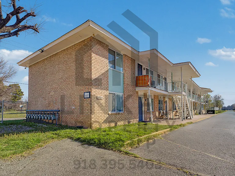 Evanston Apartments — Photo 6