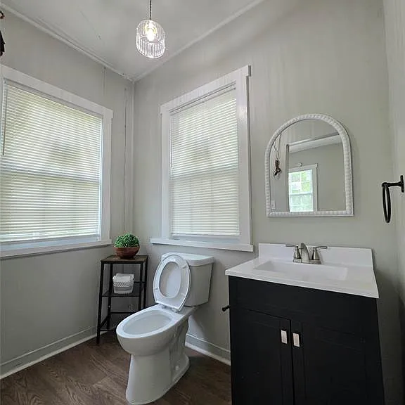 2927 Seyburn St — Photo 16