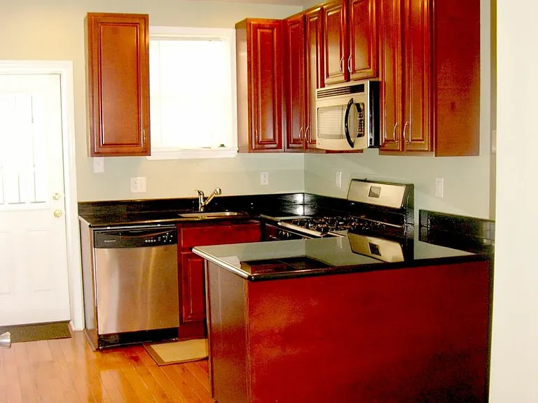 2437 S Darien St — Photo 22