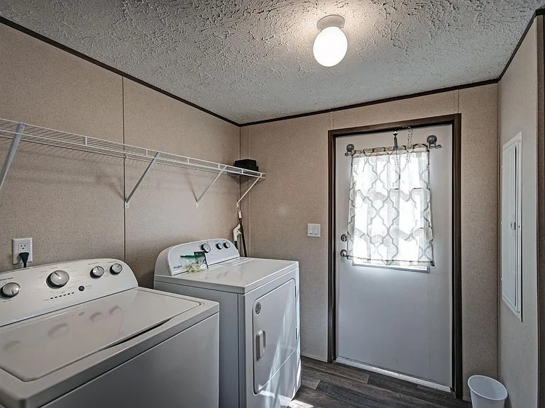 153 Valley Cv — Photo 4