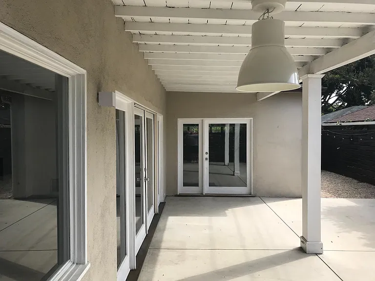 11336 Montana Ave — Photo 47