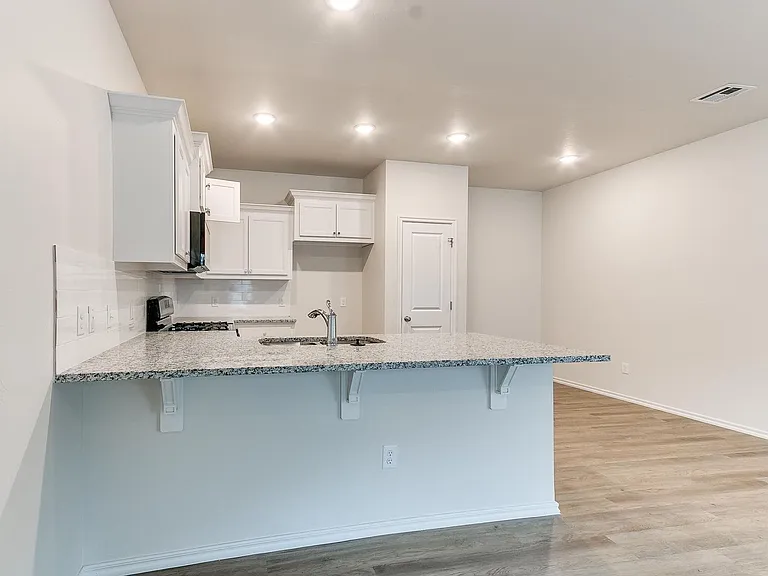 3801 Franks Way — Photo 11