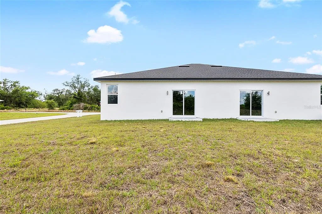 3 bed, 2.0 bath, 1379 sqft, $1,540 — Photo 3