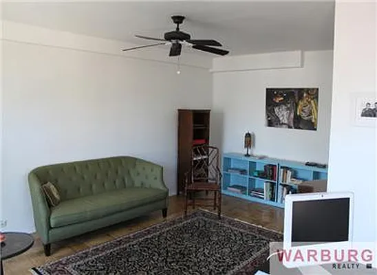Sold by Warburg | media 6
