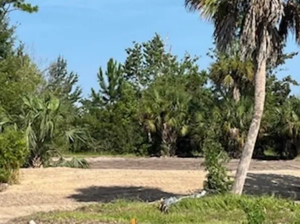 608 Plantation Dr, Panama City, FL 32404