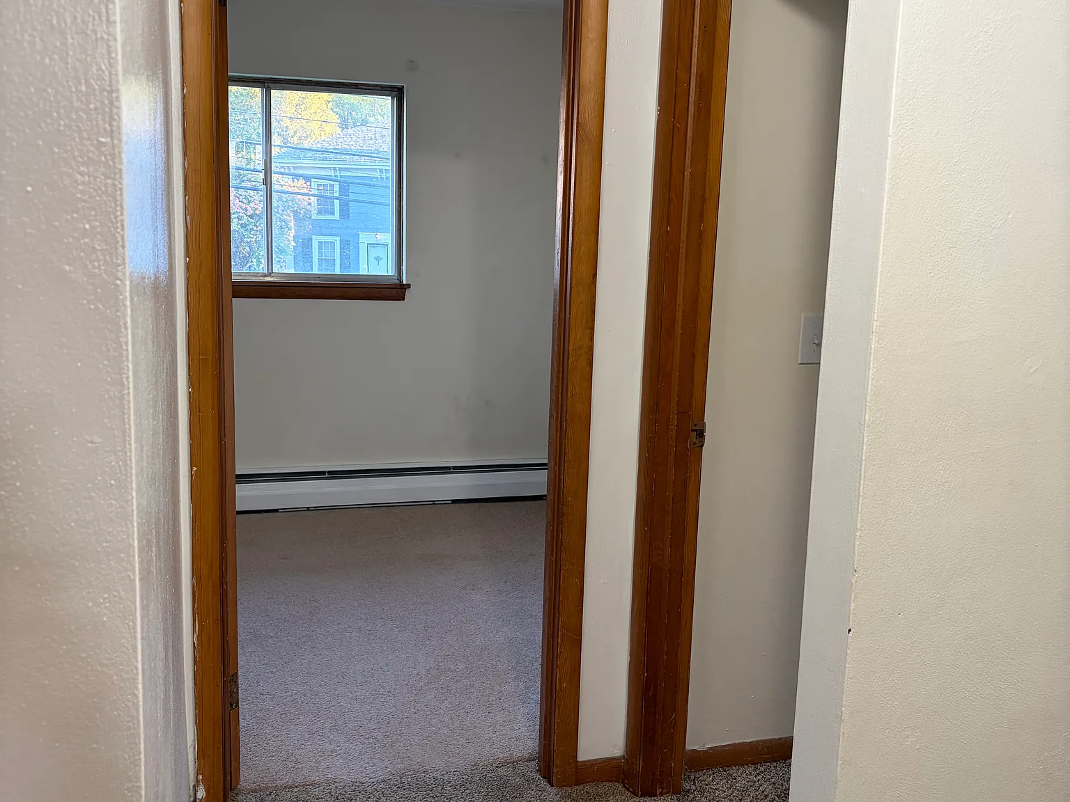 3 bed, 1.5 bath, 1176 sqft, $1,200 — Photo 2