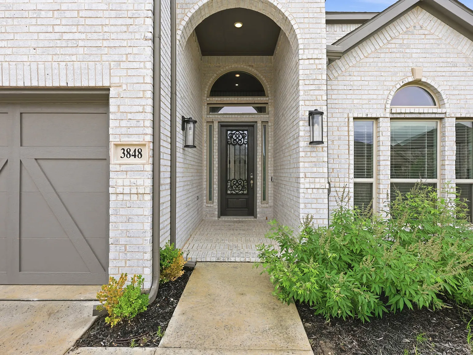 5 bed, 3201 sqft, $3,300 — Photo 4