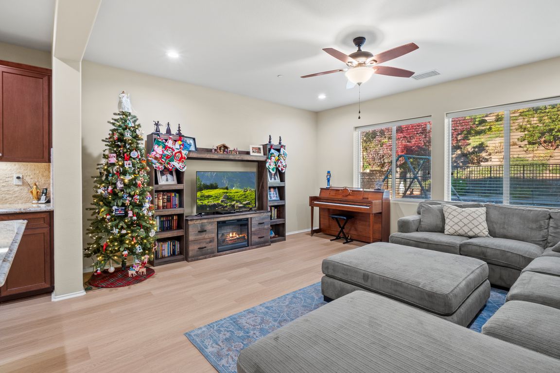 next background image