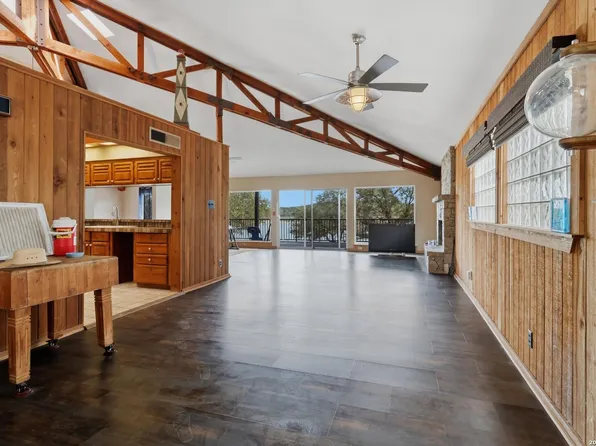 570 Rimrock Pass, Canyon Lake, TX 78133