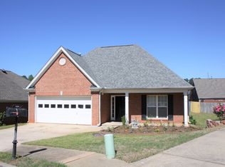 490 Liverpool Ct, Lawrenceville, GA 30046