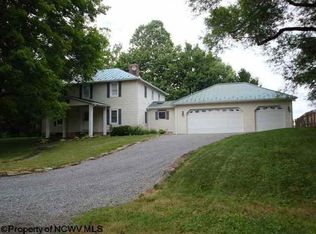 11 Laplants Rd, Morgantown, WV 26508