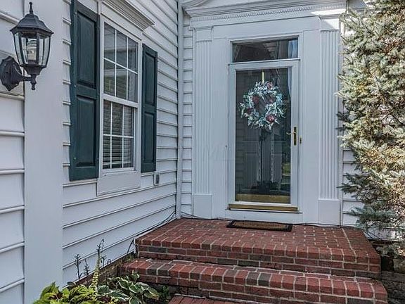 2nd image of 5145 Claridge Dr