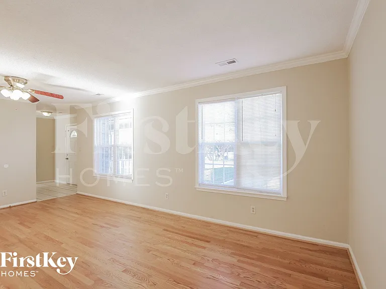 2400 Devon Dr — Photo 11