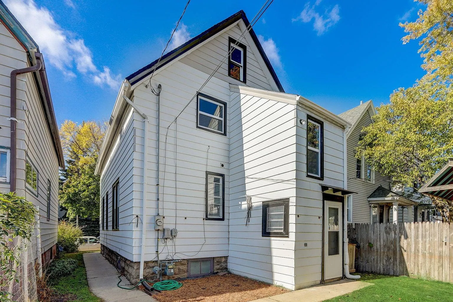 4 bed, 1800 sqft, $3,000 — Photo 3
