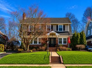 7 Wayland Dr, Verona, NJ 07044