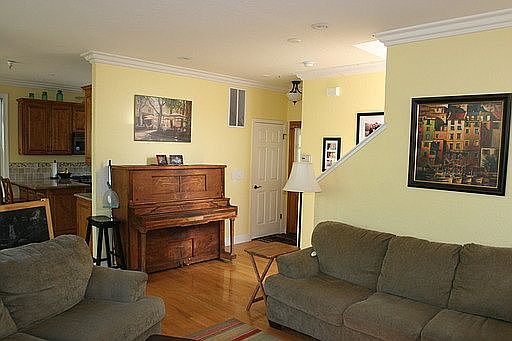 4th image of 134 Walti St