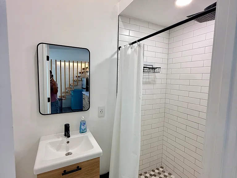 147 42nd Ave NE #3 — Photo 8