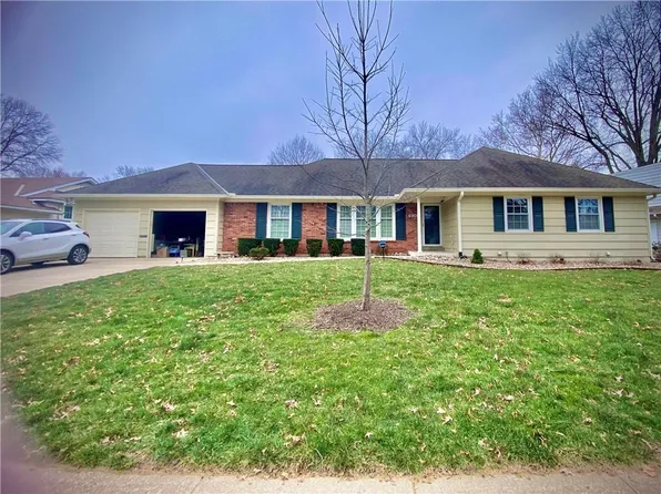 6909 W 98th Ter, Overland Park, KS 66212