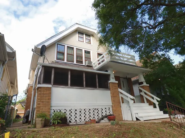 3225 N 39th STREET, Milwaukee, WI 53216