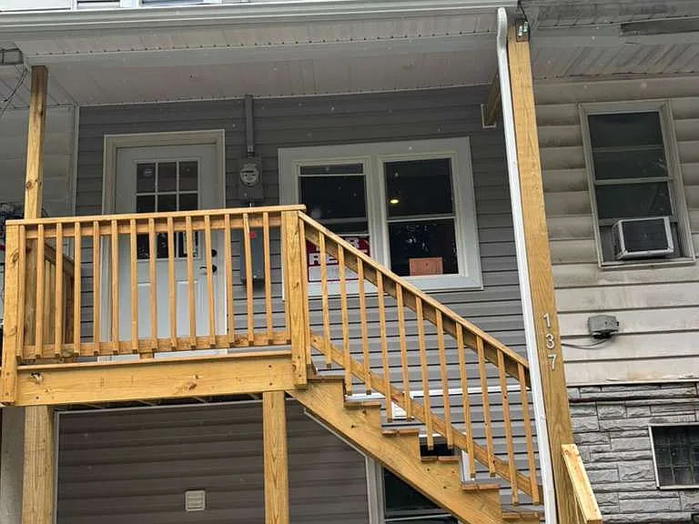 137 W Water St — Photo 18