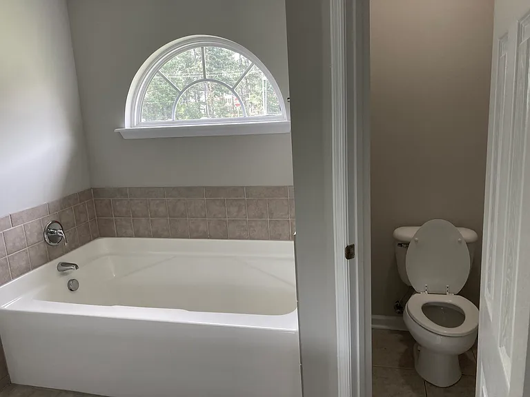 Master Tub & Separate Toilet Room