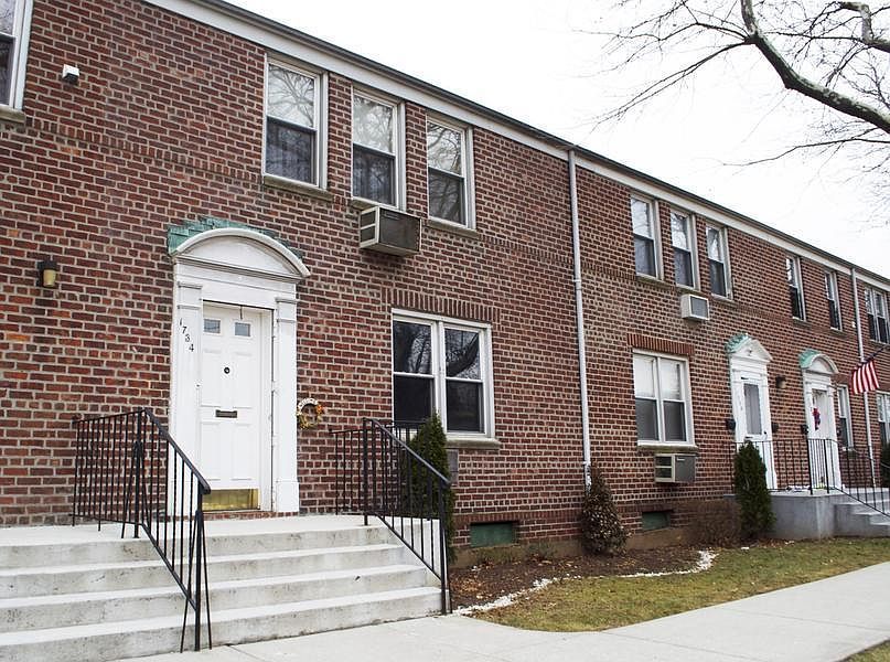1st image of 1734 E 55th St