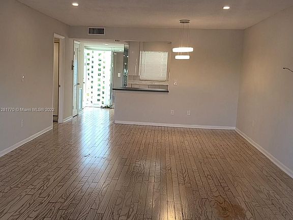 3rd image of 873 NE 195th St APT 307