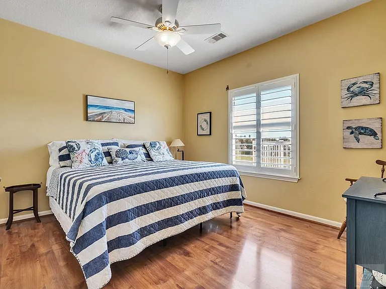 16627 Bayfront Dr — Photo 20
