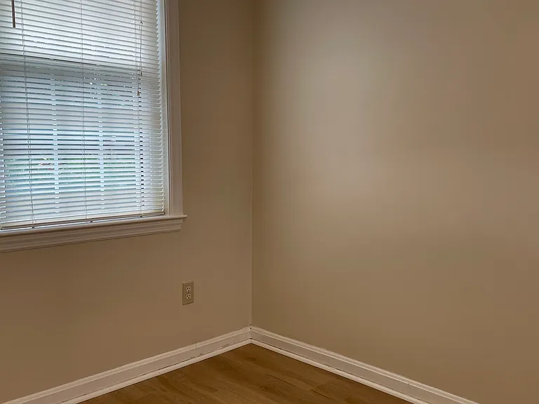 1918 N Rhodes St #60 — Photo 10