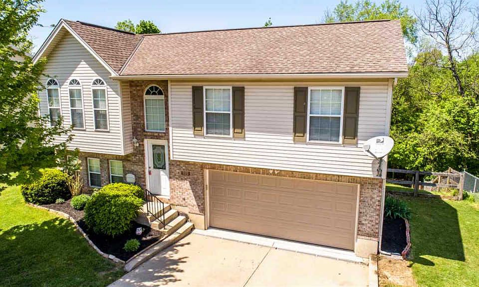 1st image of 221 Brentwood Dr