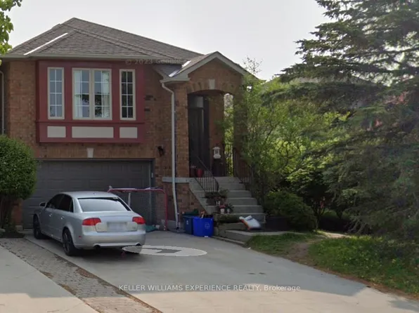 13 Rundle Cres, Barrie, ON L4N 8E7