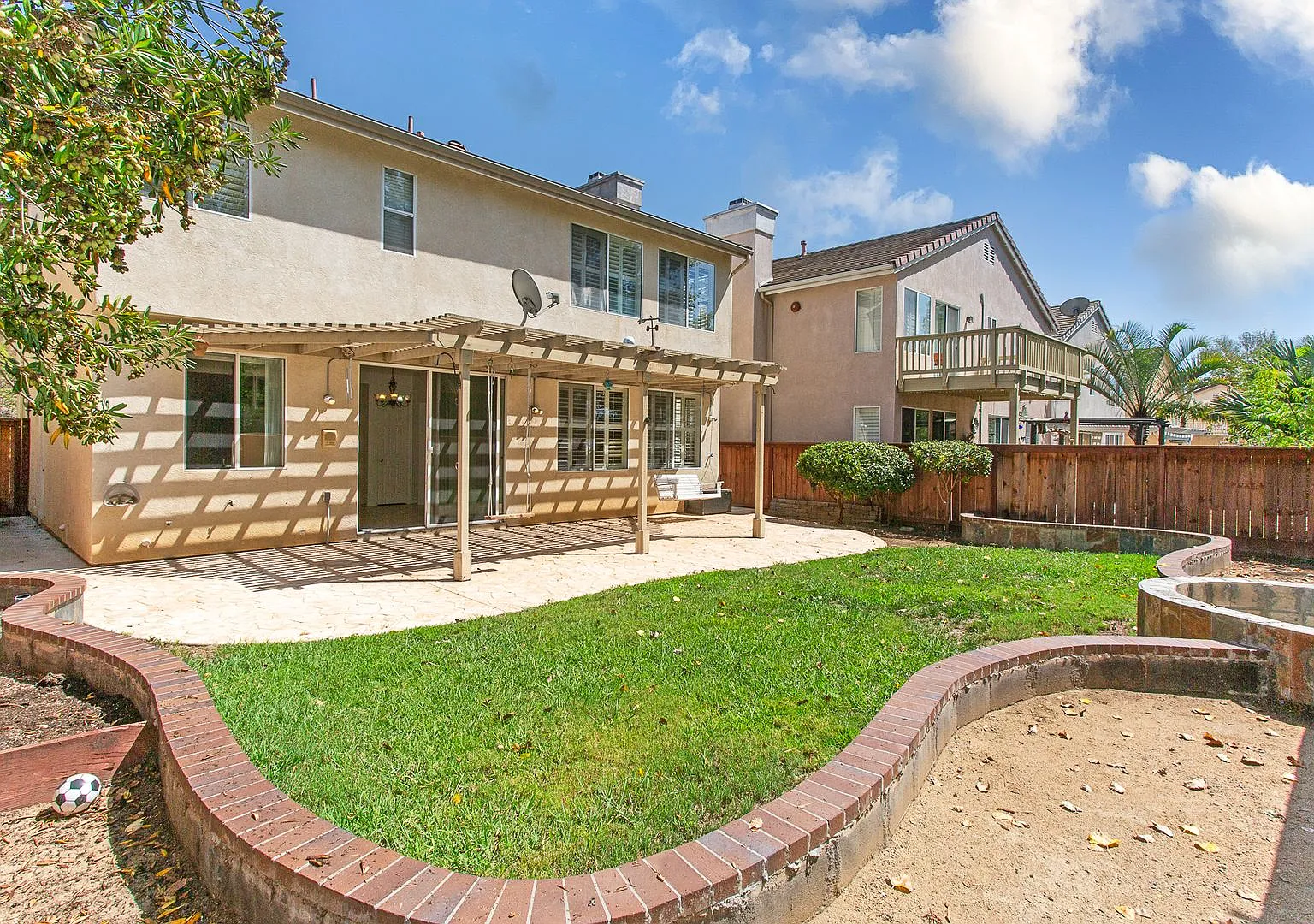 3 Bedroom House in Shadowridge! — Photo 4