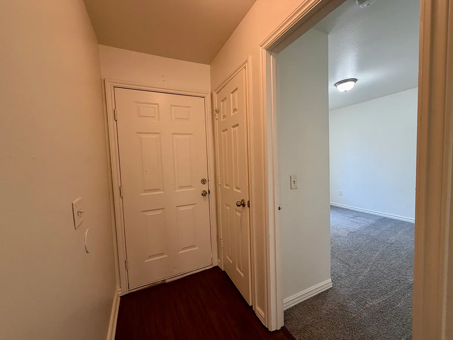 297 Graystone Cir — Photo 3